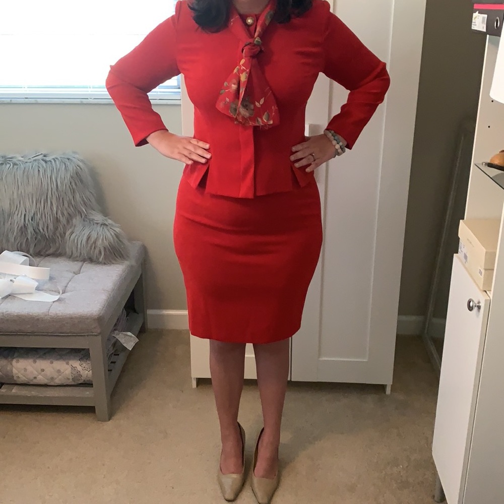 Leslie Fay size 6 petite, 3 piece vintage suit